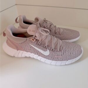 Nike free run 5.0 | size 9 | platinum violet